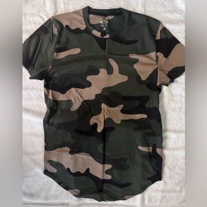 Hollister Men’s Medium Camo Shirt, like new